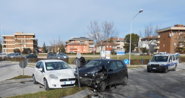 Le due auto coinvolte nell'incidente