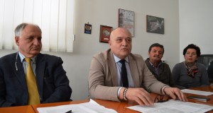 Un momento della conferenza stampa: a sinistra Bordoni e al centro Gigliucci