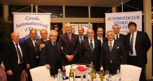 Il nuovo direttivo del Caem assieme al presidente Caglini