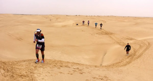 Un'immagine della maratona nel deserto