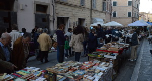Centro storico affollato per la Notte dei Musei
