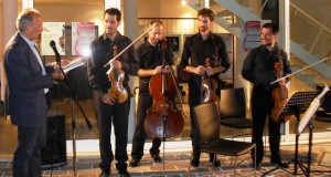Il prof. Massimo Ciambotti assieme al quartetto d'archi protagonista del Festival 2013