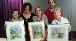 Da sinistra: Graziana, Maria e Rita assieme al preside Sandro Luciani e alla collega-artista Maria Ersilia Valentini