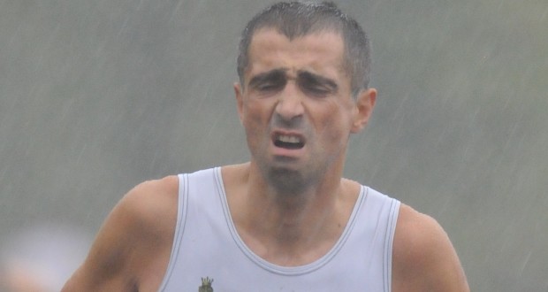 Alberto Cambio in una competizione sotto la pioggia