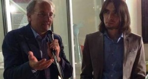 Il prof. Massimo Ciambotti assieme al vincitore del Premio di poesia