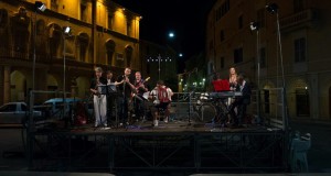 La band sul palco