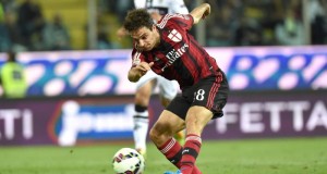 Giacomo Bonaventura in azione con la maglia del Milan