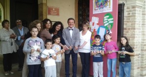 Lavori esposti in piazza: il taglio del nastro da parte delle autorità