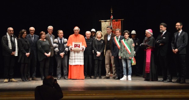 Il cardinale Menichelli riceve le Chiavi della città