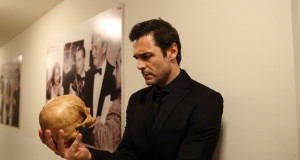 Daniele Pecci è Amleto