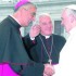 Mons. Antonio Napolioni assieme al vescovo Brugnaro mentre incontra Papa Francesco