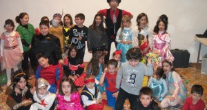 Bambini in maschera al Carnevale di Serralta