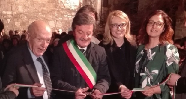 Da sinistra: il direttore Paolucci, il sindaco Martini, l'on. Irene Manzi e l'assessore Simona Gregori