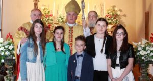 Foto di gruppo al termine della messa