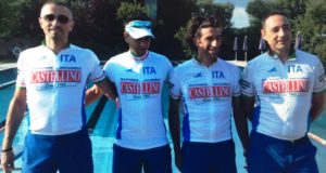 Alberto Cambio (il primo a sinistra) e gli altri atleti della spedizione