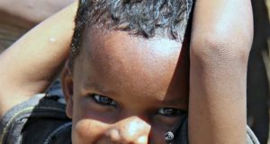 Il sorriso di un bambino etiope "rubato" dall'obiettivo di Claudio Scarponi
