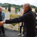Il vice sindaco Meschini e l'ingegner Giorgetti in una scala esterna di emergenza