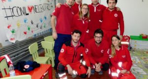 Alcuni volontari della Croce rossa