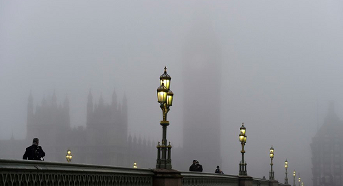 Londra avvolta dalla nebbia