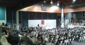 Mezzanotte, messa di Natale al palasport
