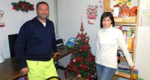 Stefano Stefanelli con la moglie Paola all'interno del container