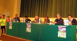 Il tavolo della conferenza stampa