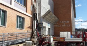 Le operazioni di svuotamento della scuola
