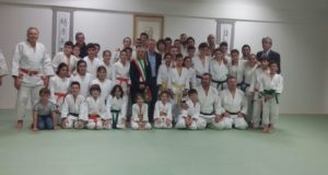 Il gruppo all'inaugurazione del dojo, a Taccoli