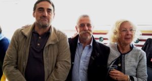 Enrico Perticarari con il preside Luciani e l'assessore Bianconi