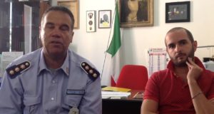 Jacopo Orlandani assieme al comandante della Polizia municipale, Sinobaldo Capaldi
