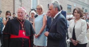 Il cardinal Bassetti a Macerata (foto Ansa)