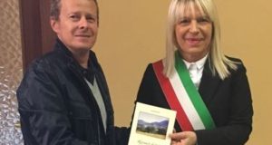 Cesare Mosciatti con il sindaco Rosa Piermattei