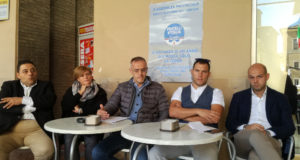 Tiziana Gazzellini al tavolo della conferenza stampa