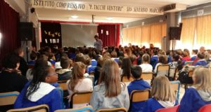 L'incontro con Nanni nell'atrio della scuola