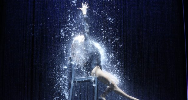 L'immagine-simbolo di Flashdance: le luci sono di Francesco Vignati