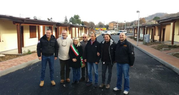 La delegazione giunta a San Severino per la consegna della donazione