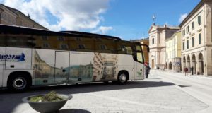 Il nuovo autobus della Contram dedicato a San Severino