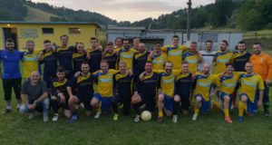 Tutto il gruppo per la foto ricordo della serata