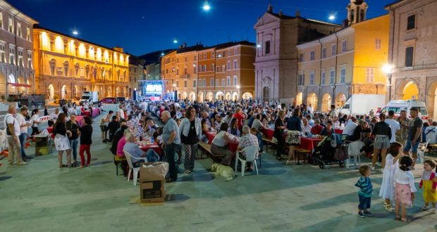 Cena e festa finale in Piazza del Popolo
