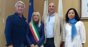 Gli ospiti giapponesi con il sindaco Rosa Piermattei e il consigliere Giovanni Meschini