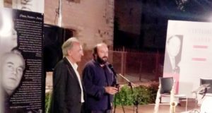 Il presidente Massimo Ciambotti assieme al poeta Davide Rondoni, ospite del Festival