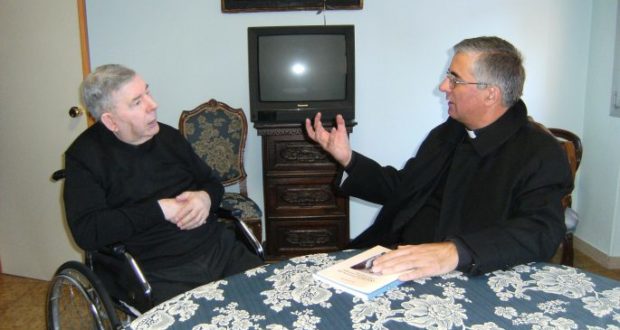 Don Alberto Crovetti e il vescovo Antonio Napolioni
