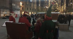 La piazza si anima con le iniziative natalizie