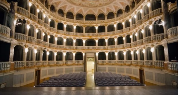 Il teatro Lauro Rossi di Macerata