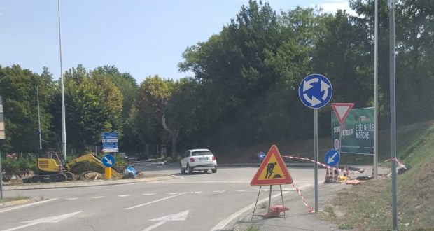 Lavori all'altezza della rotatoria per viale Varsavia