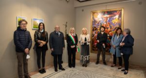 Un momento dell'inaugurazione della mostra con curatori del catalogo e dell'evento