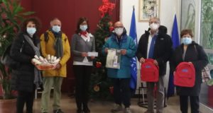 Dirigenti Avis a scuola per la consegna del nuovo calendario