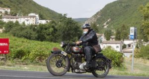 Serrapetrona, una delle moto partecipanti a precedente edizione