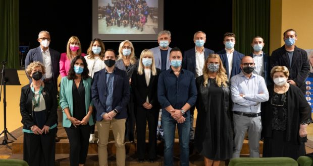 Rosa Piermattei e i candidati della lista "San Severino cambia"
