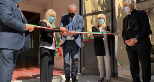 Il taglio del nastro da parte del Commissario Legnini